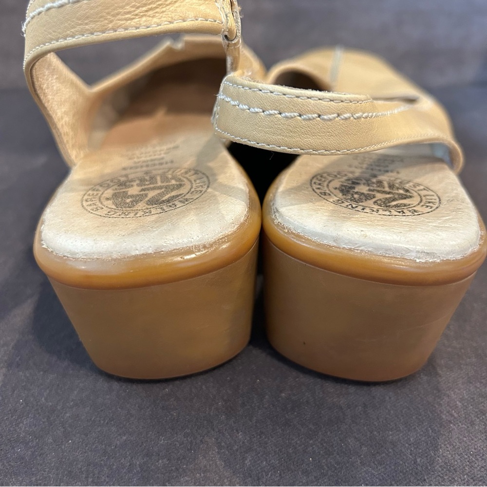 24hrs Comfort Slingback Wedge Walking Shoes Tan - Picture 5 of 7